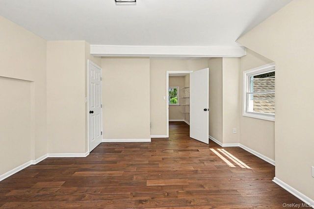 94 E East Way, Mount Kisco, NY 10549