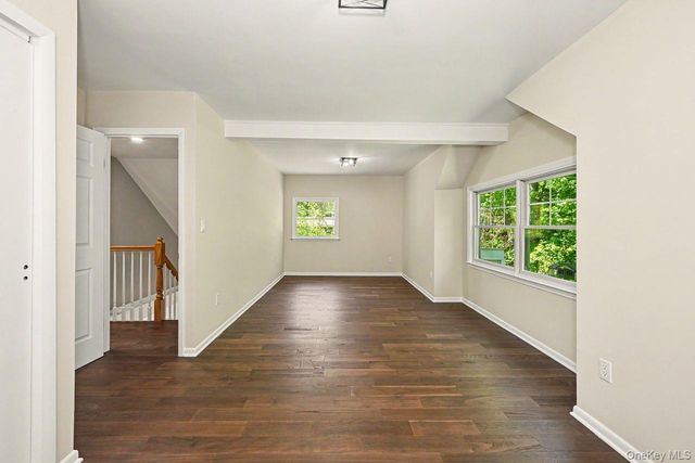 94 E East Way, Mount Kisco, NY 10549