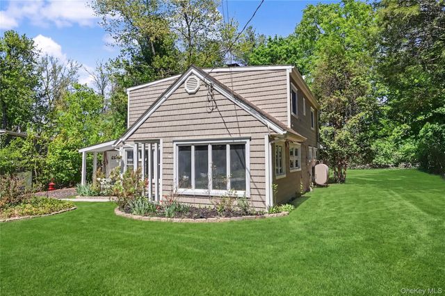 94 E East Way, Mount Kisco, NY 10549