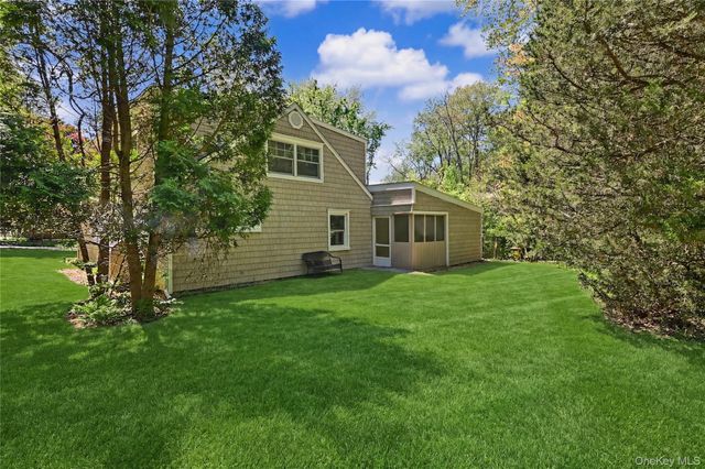 94 E East Way, Mount Kisco, NY 10549