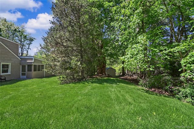 94 E East Way, Mount Kisco, NY 10549