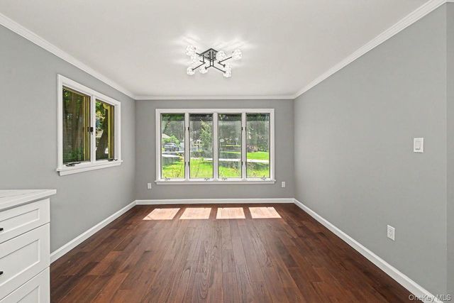 94 E East Way, Mount Kisco, NY 10549
