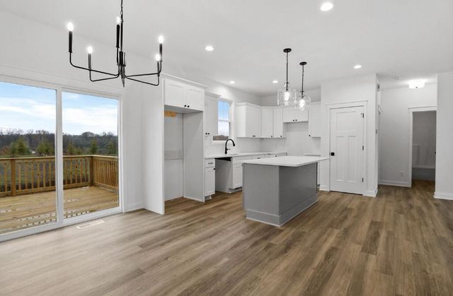 521 Scenic View Avenue, Valparaiso, IN 46385