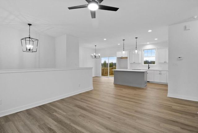 521 Scenic View Avenue, Valparaiso, IN 46385