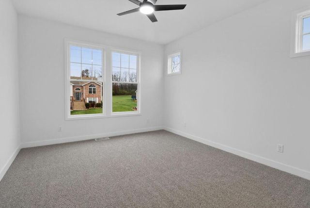 521 Scenic View Avenue, Valparaiso, IN 46385