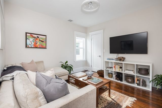 8 Lafayette St 2, Arlington, MA 02474