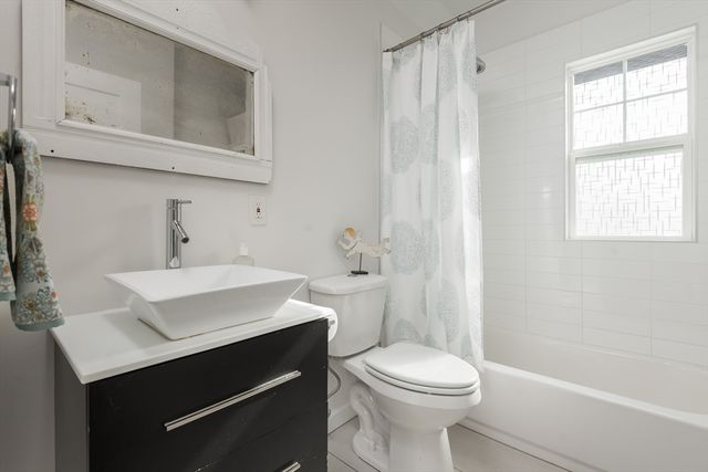 8 Lafayette St 2, Arlington, MA 02474