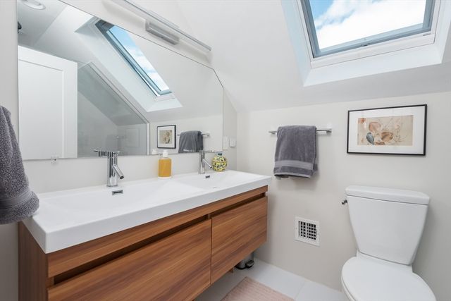 8 Lafayette St 2, Arlington, MA 02474