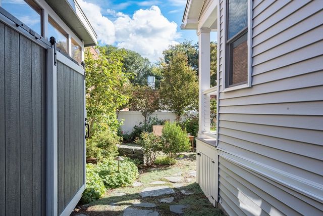 8 Lafayette St 2, Arlington, MA 02474