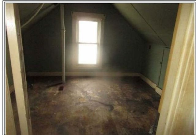 215 N 4th St, Youngwood, PA 15697