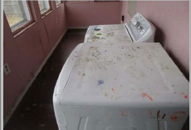 215 N 4th St, Youngwood, PA 15697