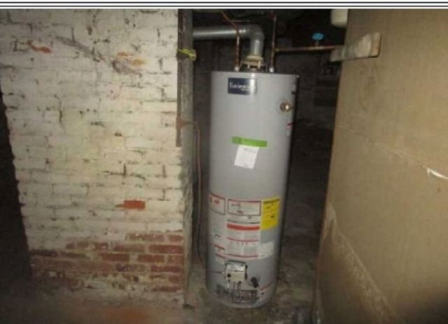 215 N 4th St, Youngwood, PA 15697