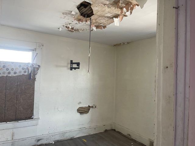 215 N 4th St, Youngwood, PA 15697