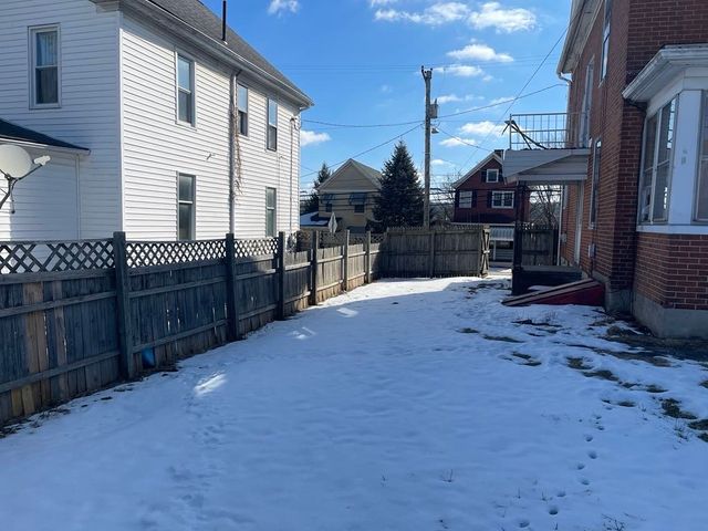 215 N 4th St, Youngwood, PA 15697