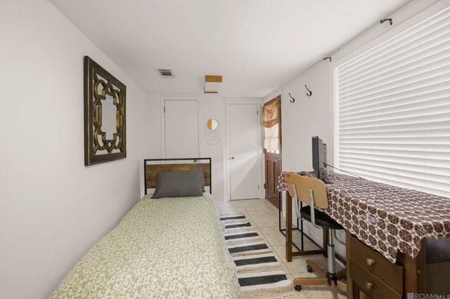 1056 E Lakeview Dr, Baton Rouge, LA 70810