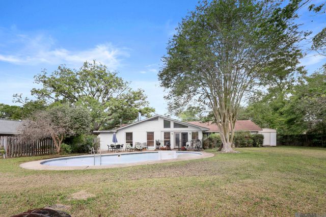 1056 E Lakeview Dr, Baton Rouge, LA 70810