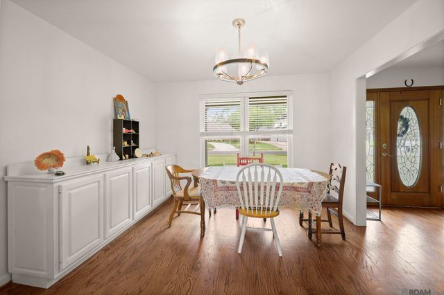 1056 E Lakeview Dr, Baton Rouge, LA 70810