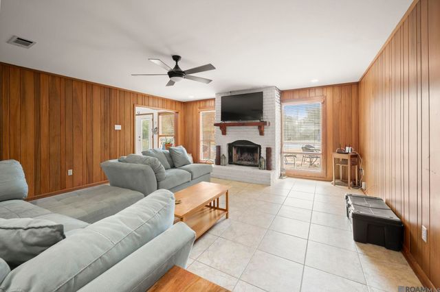 1056 E Lakeview Dr, Baton Rouge, LA 70810