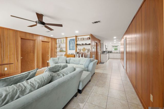 1056 E Lakeview Dr, Baton Rouge, LA 70810