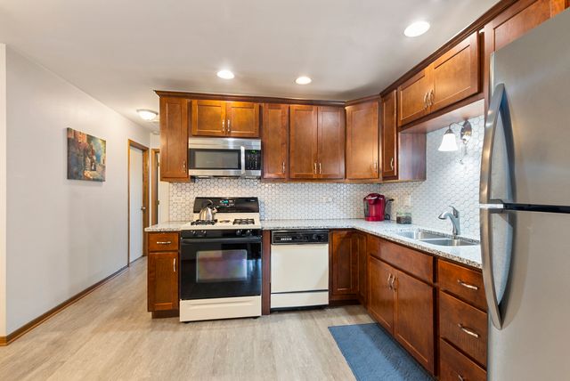 16044 Eagle Ridge Drive, Tinley Park, IL 60477