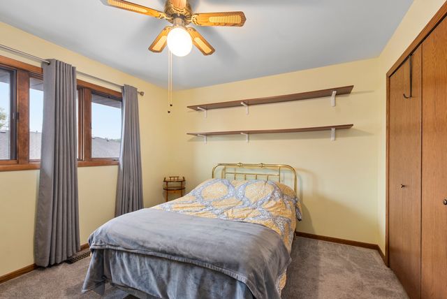 16044 Eagle Ridge Drive, Tinley Park, IL 60477