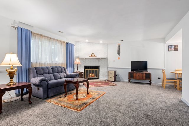 16044 Eagle Ridge Drive, Tinley Park, IL 60477