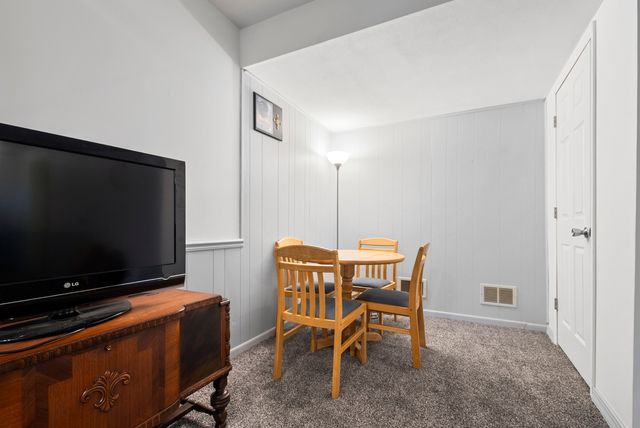 16044 Eagle Ridge Drive, Tinley Park, IL 60477
