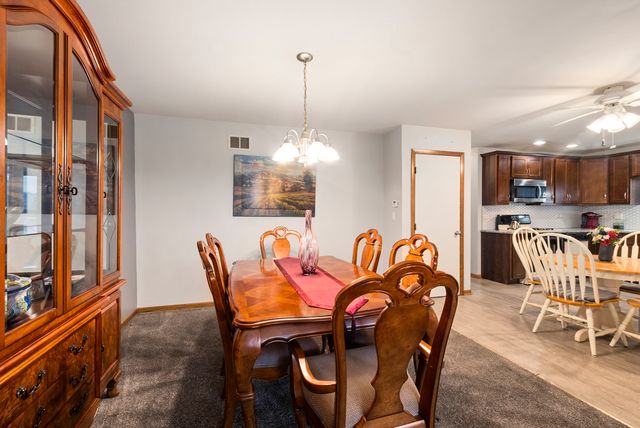 16044 Eagle Ridge Drive, Tinley Park, IL 60477