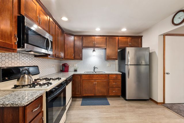 16044 Eagle Ridge Drive, Tinley Park, IL 60477