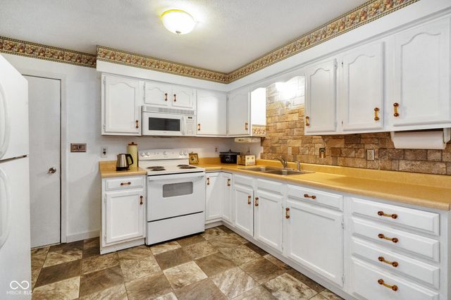 6979 Rinnie Seitz Road, Nashville, IN 47448