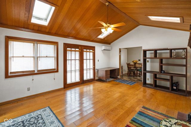 6979 Rinnie Seitz Road, Nashville, IN 47448