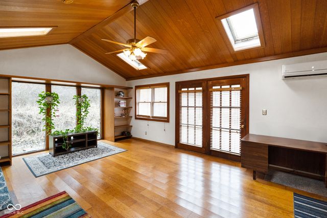 6979 Rinnie Seitz Road, Nashville, IN 47448