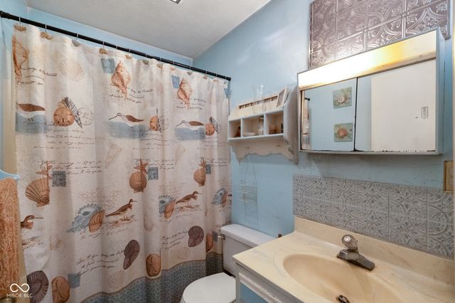 6979 Rinnie Seitz Road, Nashville, IN 47448