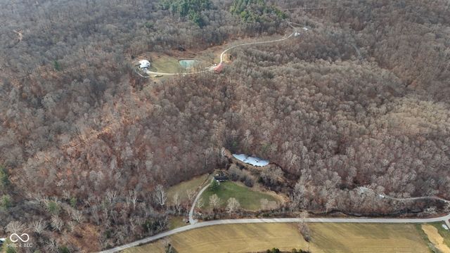 6979 Rinnie Seitz Road, Nashville, IN 47448