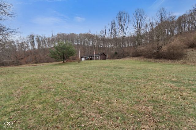 6979 Rinnie Seitz Road, Nashville, IN 47448