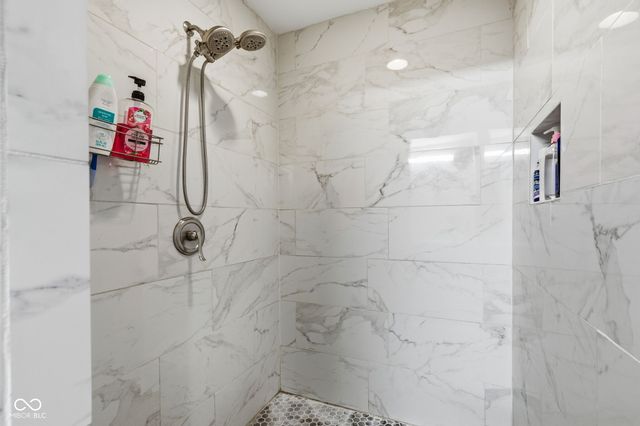 5675 W 200 N, Lebanon, IN 46052