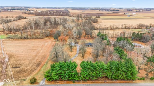 5675 W 200 N, Lebanon, IN 46052