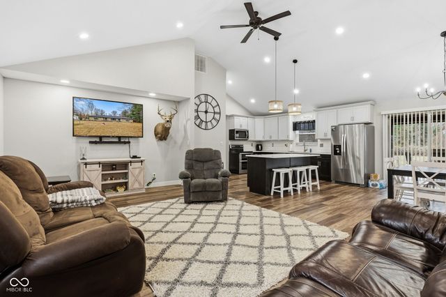 5675 W 200 N, Lebanon, IN 46052