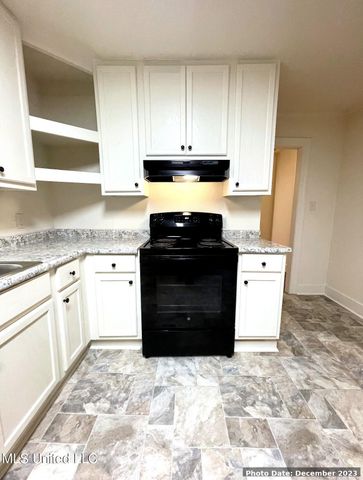 751 Woodbury Road, Jackson, MS 39206