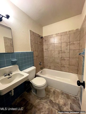 751 Woodbury Road, Jackson, MS 39206