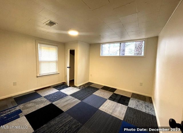 751 Woodbury Road, Jackson, MS 39206