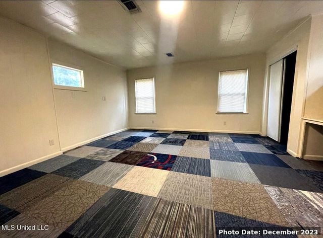 751 Woodbury Road, Jackson, MS 39206