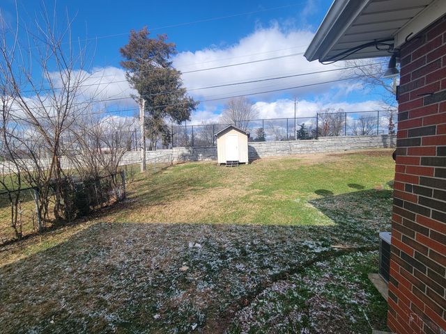 1969 Fair Oaks Drive B, Lexington, KY 40504