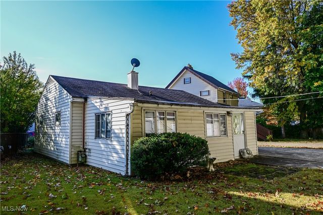 19613 Shelton Drive, Cleveland, OH 44110