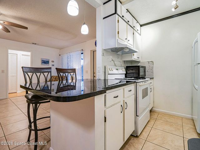 1198 Breezy Way 7a, Sebastian, FL 32958