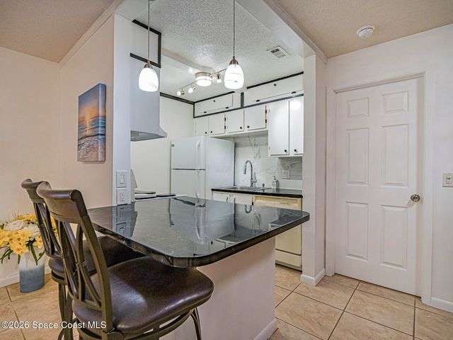 1198 Breezy Way 7a, Sebastian, FL 32958