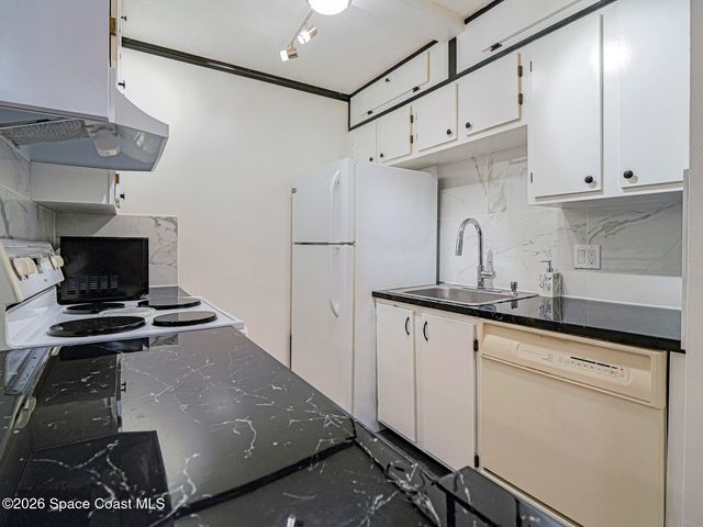 1198 Breezy Way 7a, Sebastian, FL 32958