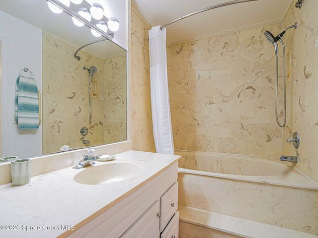 1198 Breezy Way 7a, Sebastian, FL 32958