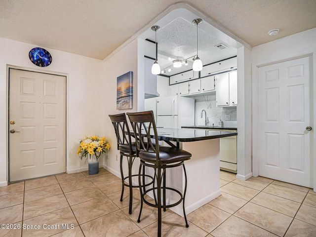 1198 Breezy Way 7a, Sebastian, FL 32958