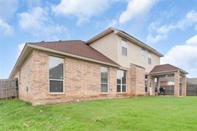 2708 Lake Country Drive, Grand Prairie, TX 75052
